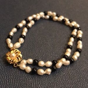 VTG Black and White Pearl Bracelet